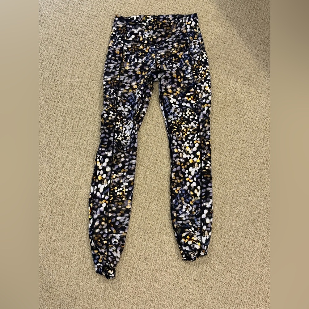 Speed Up Mid Rise Legging size 4 great condition flashing lights design